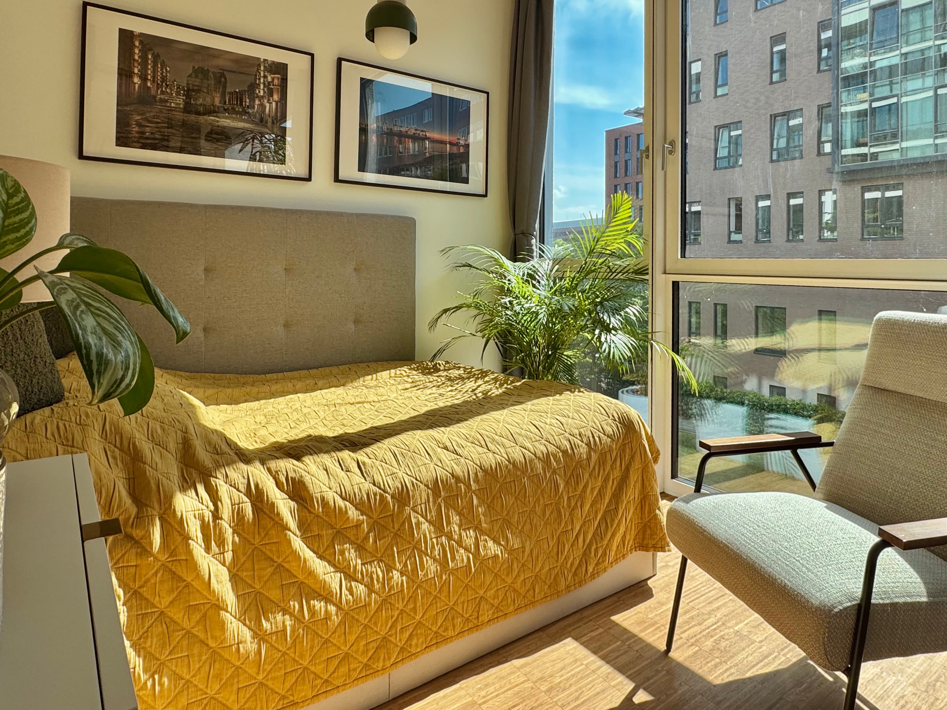 Guest bedroom with double bed